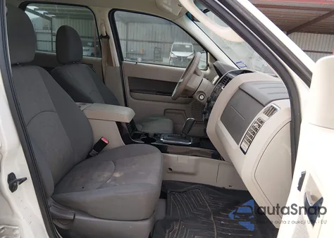 2011 Mazda Tribute I Sport z USA, uszkodzony, nr VIN 4F2CY0C77BKM04936